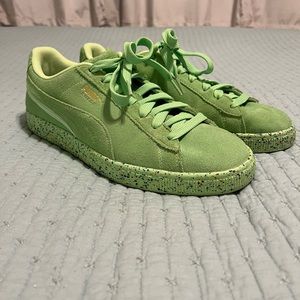 Casual Puma sneakers in bright/lime green men’s 10.5/women’s 12